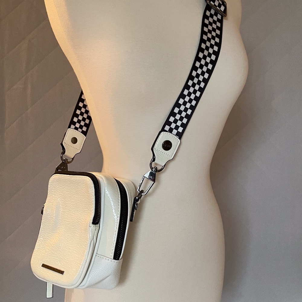 Quay Australia Crossbody Camera Bag - White - Black and White Checkered Strap - Picture 3 of 16